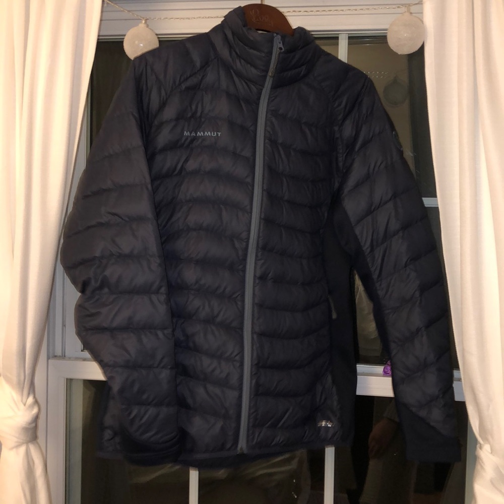 Mammut navy blue puffer coat